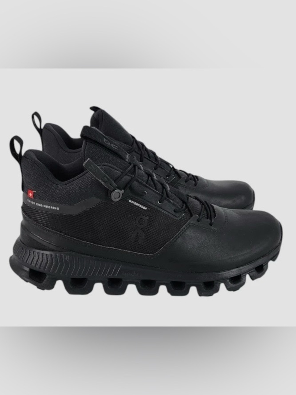 On Running Womens Cloud Hi Waterproof Sneakers Black size W7